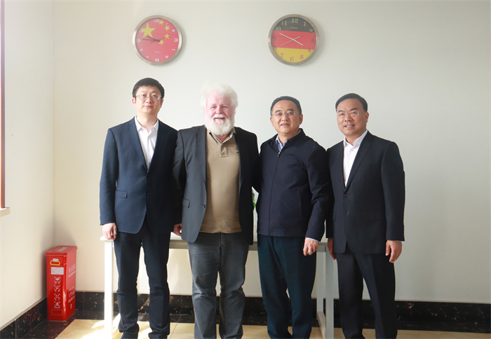 市人大常委会主任王宏伟会见德国合作伙伴海德先生推动天意机械合作项目