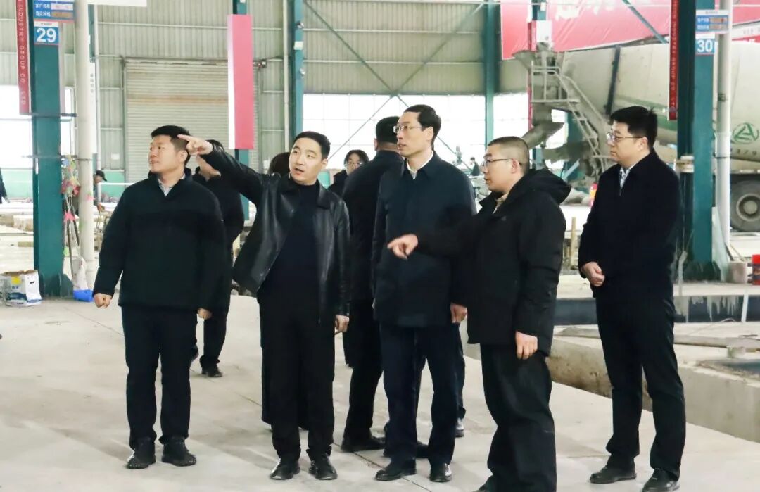 区委书记王营莅临卓越精工督导复工复产及项目